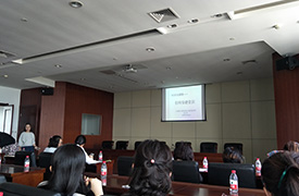 公司工會(huì)組織女職工參加女性生理健康知識(shí)講座